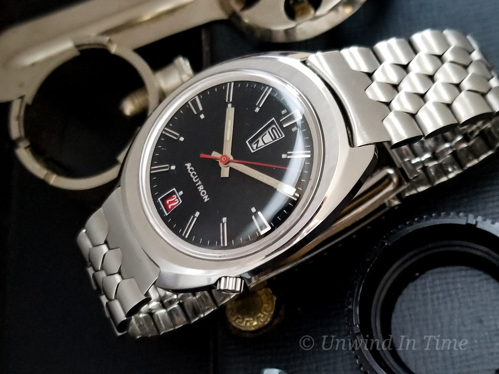 bulova accutron day date